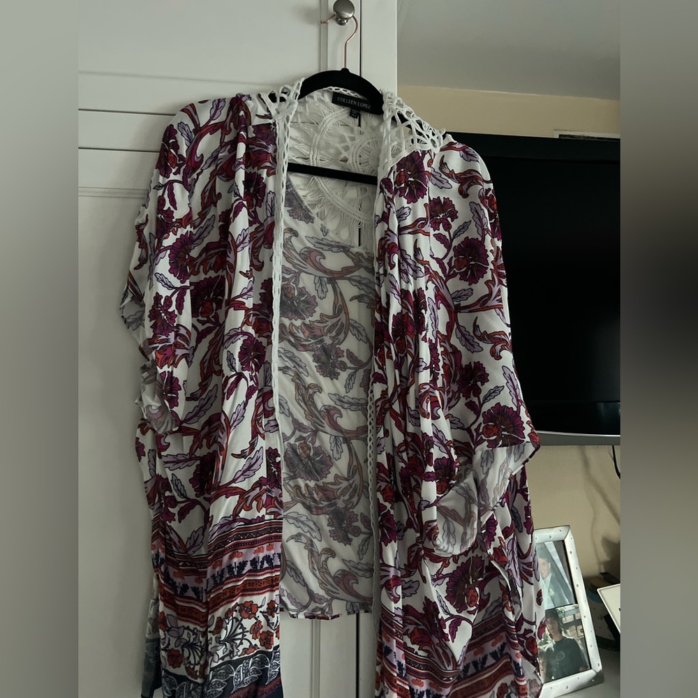 Colleen Lopez Women's Floral kimono - Purple and White